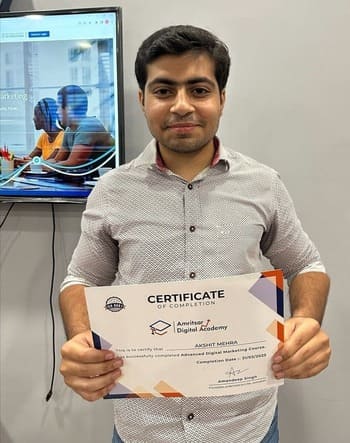 Digital Marketing Student