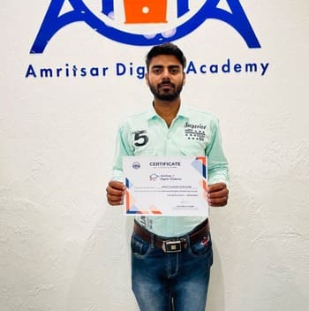 Digital Marketing Student