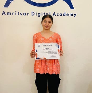 Digital Marketing Student