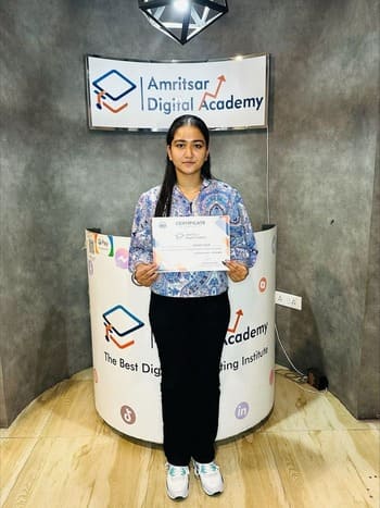Digital Marketing Student