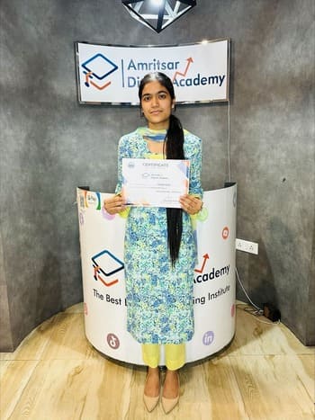 Digital Marketing Student