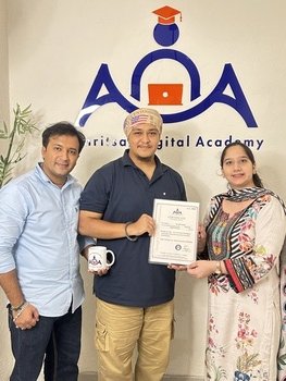 Digital Marketing Student